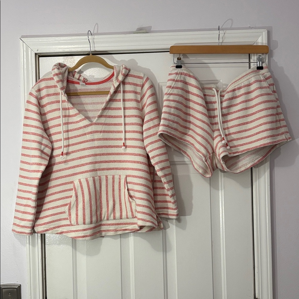 Old Navy brand 2-piece short set Size Large